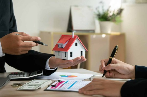 Acheter un bien immobilier sur l'île de Ré sans se tromper : Guide pour éviter les pièges